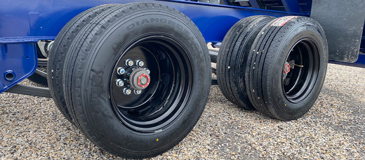 Model WDT Dump Trailer with 215/75R17.5 Wheels