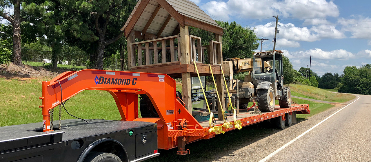 Diamond C FMAX210SS Fleetneck Engineered Beam Gooseneck Trailer