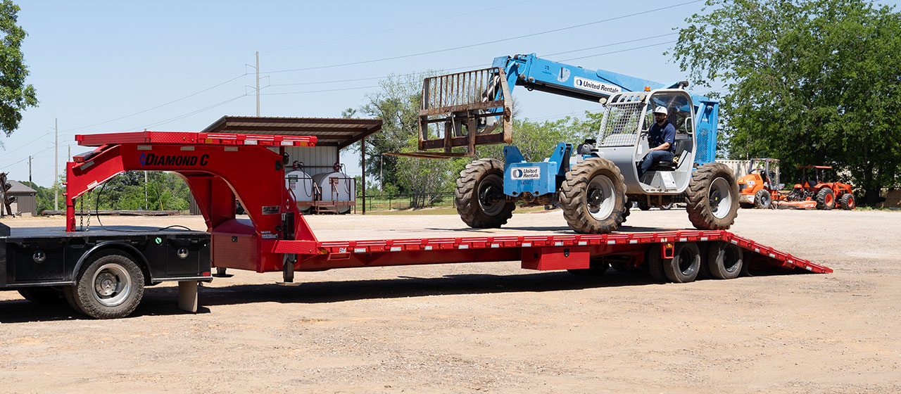 FMAX 210 Gooseneck Trailer Diamond C Trailers Equipment