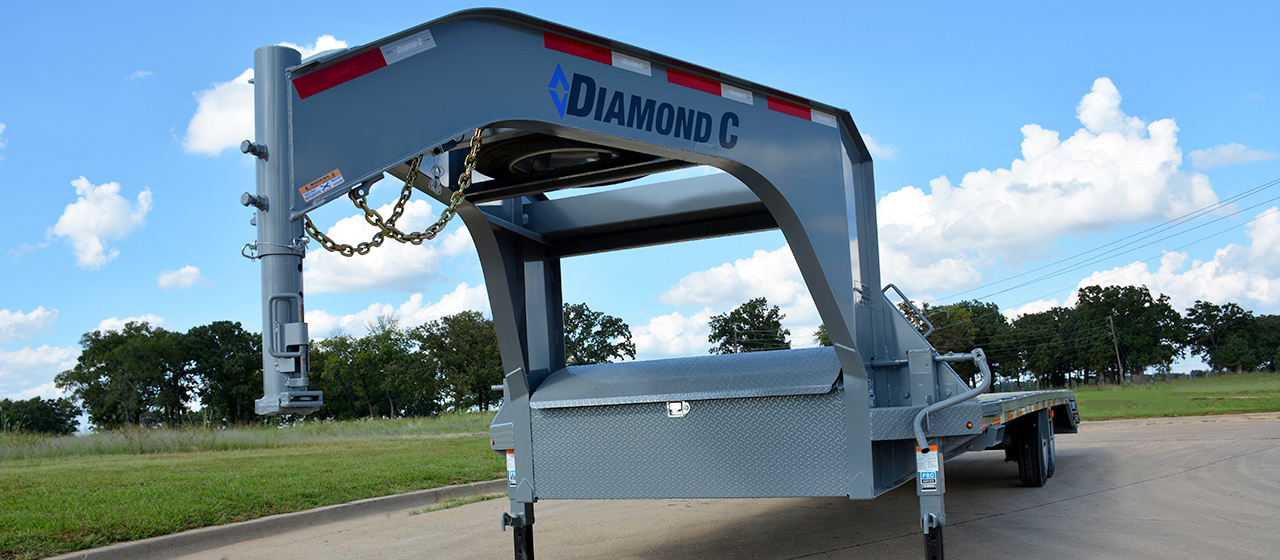 Diamond C FMAX208 Fleetneck Engineered Beam Gooseneck Trailer