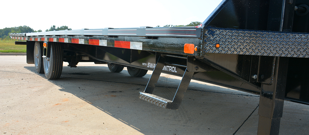 Diamond C FMAX210SS Fleetneck Engineered Beam Gooseneck Trailer