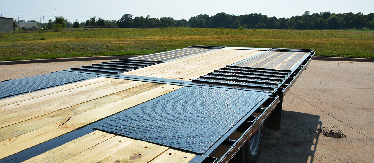 Diamond C FMAX210SS Fleetneck Engineered Beam Gooseneck Trailer
