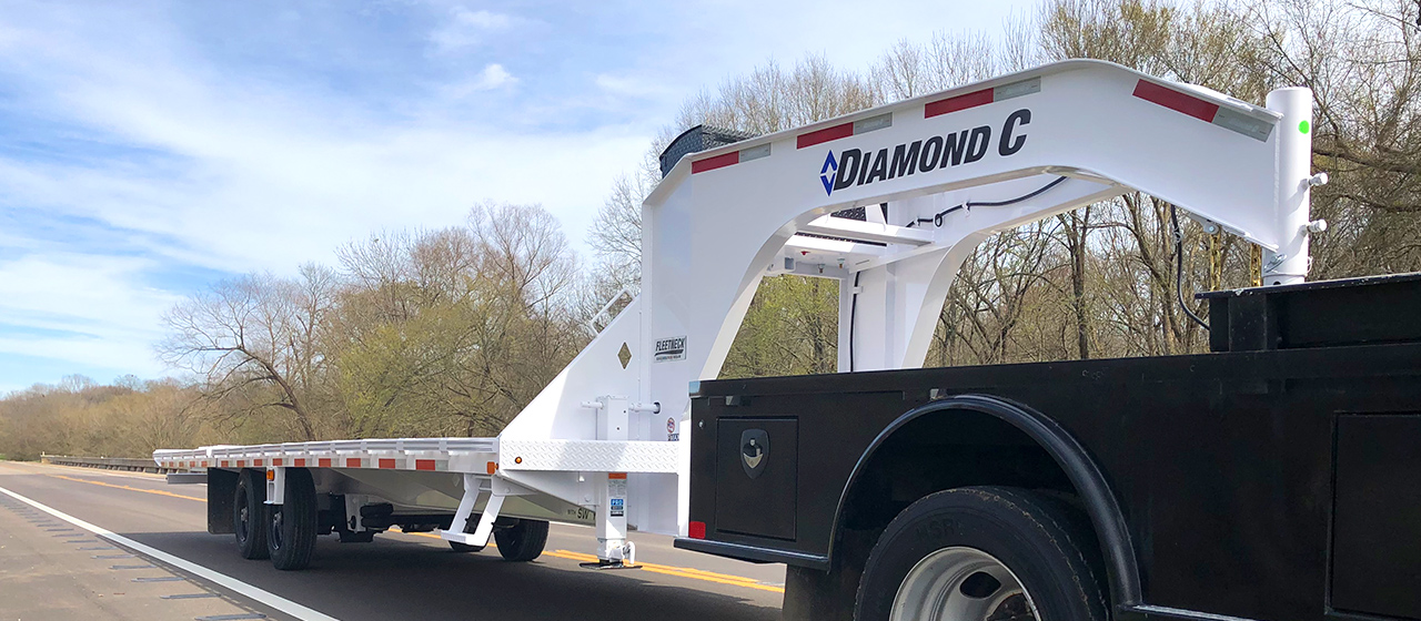 Diamond C FMAX212SS Fleetneck Engineered Beam Gooseneck Trailer