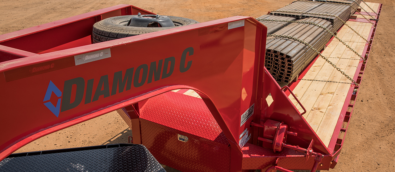 Diamond C FMAX212 Fleetneck Engineered Beam Gooseneck Trailer