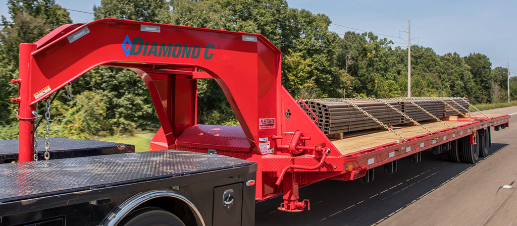 Diamond C FMAX212 Fleetneck Engineered Beam Gooseneck Trailer