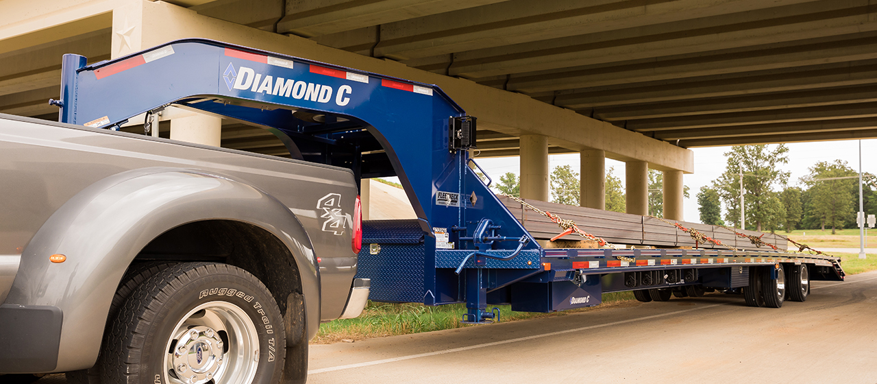 Diamond C FMAX216 Fleetneck Engineered Beam Gooseneck Trailer