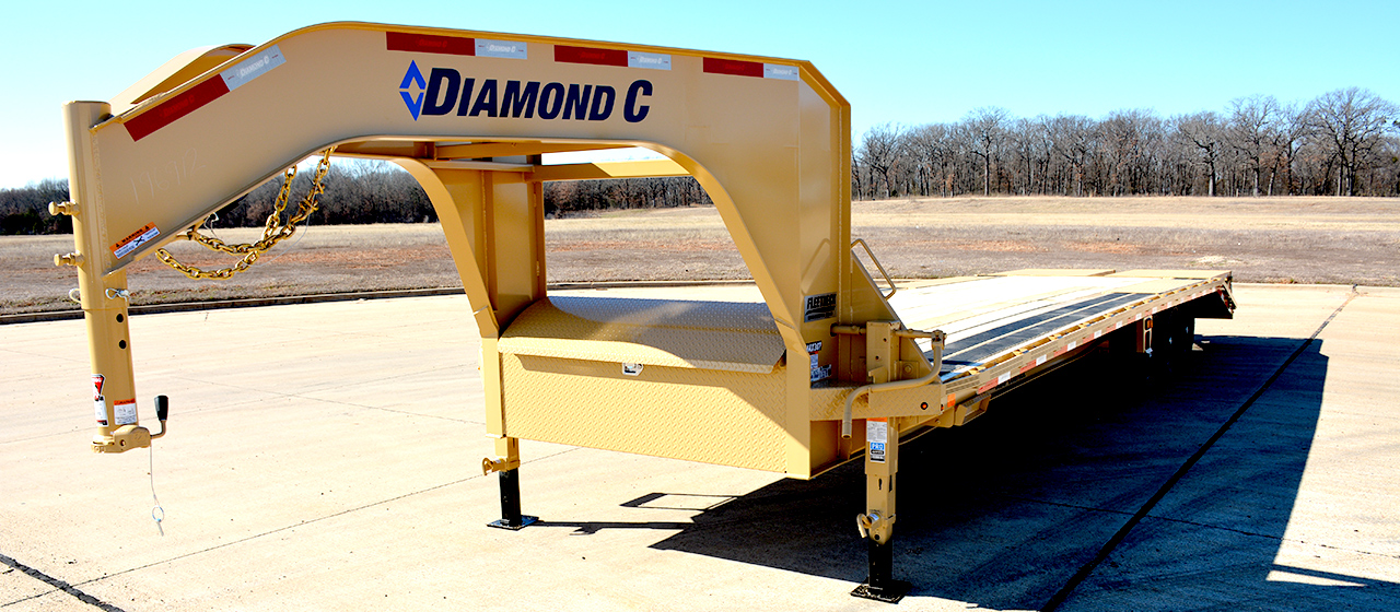 Diamond C FMAX307 Fleetneck Engineered Beam Gooseneck Trailer