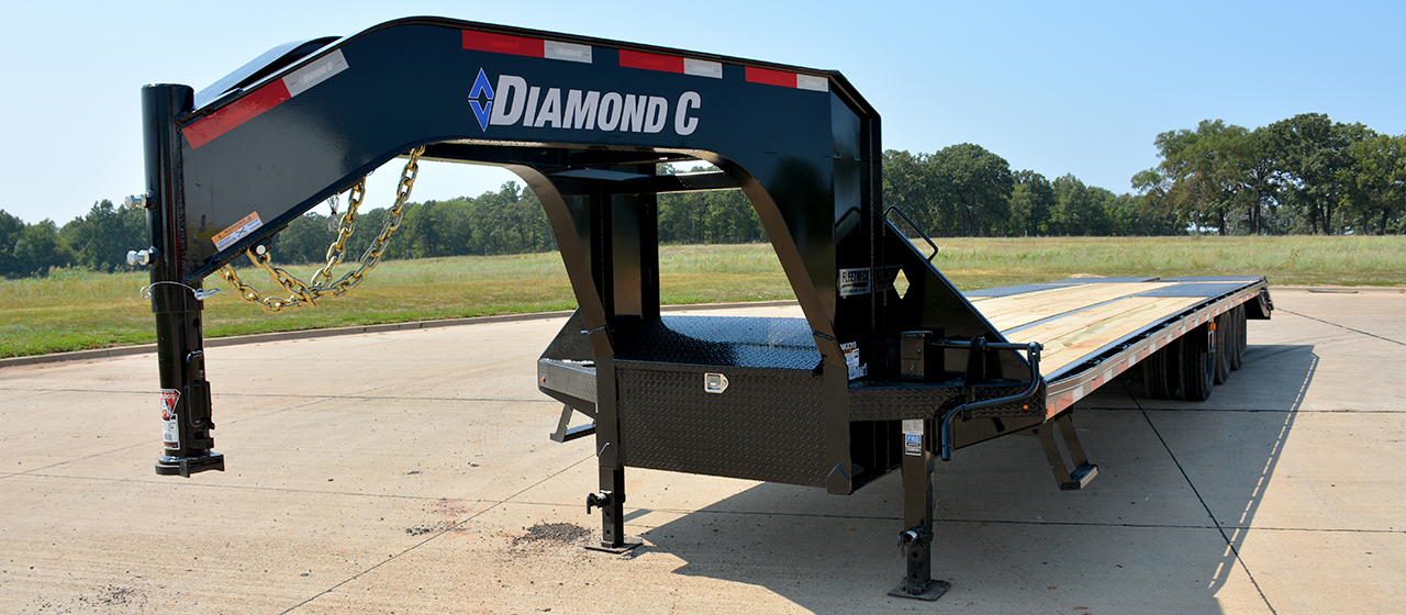 Diamond C FMAX310 Fleetneck Engineered Beam Gooseneck Trailer