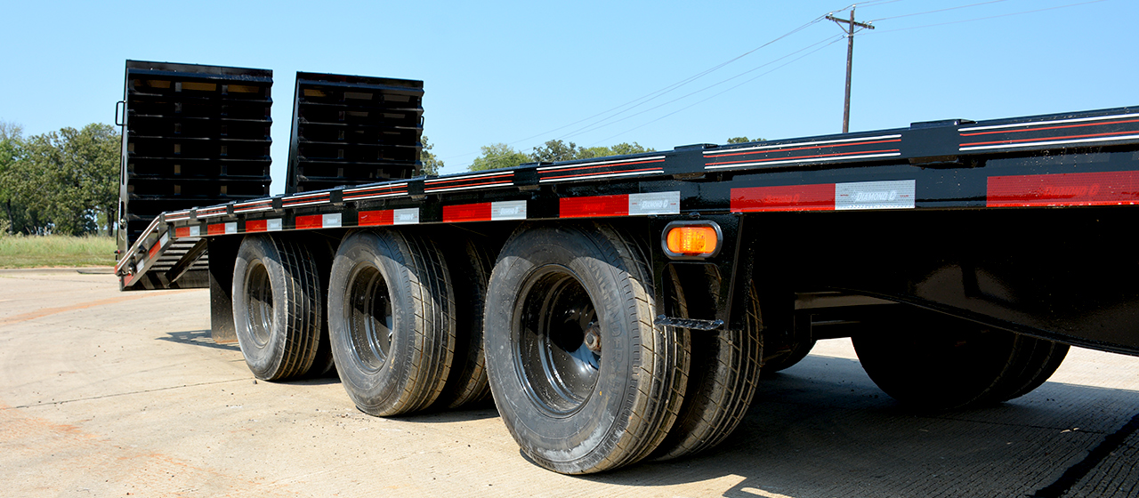 Diamond C FMAX310 Fleetneck Engineered Beam Gooseneck Trailer