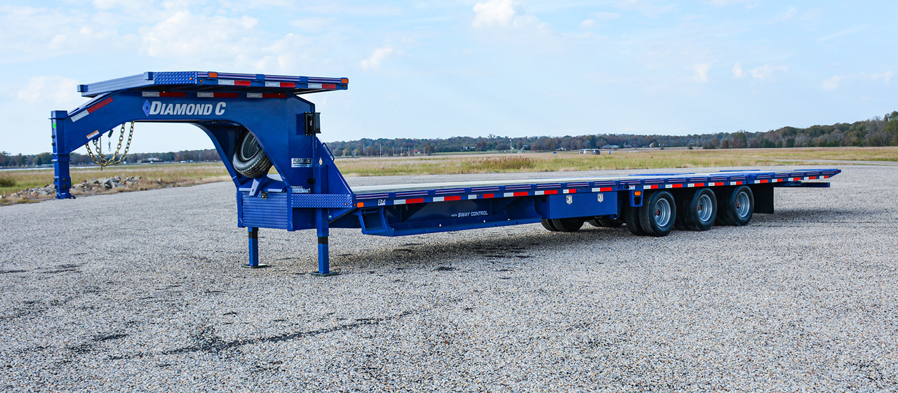 Diamond C FMAX312 Fleetneck Engineered Beam Gooseneck Trailer