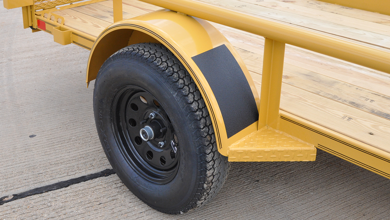 Fenders Tires & Wheels Diamond C Trailers