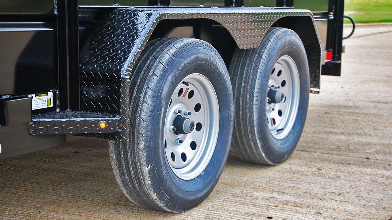 Fenders Tires & Wheels Diamond C Trailers