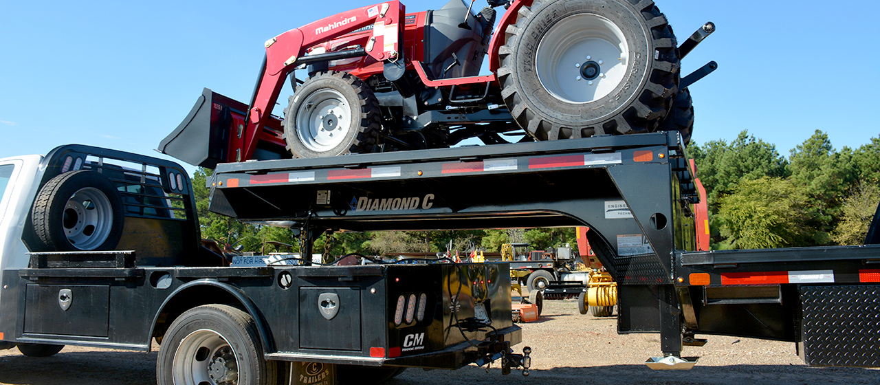 Diamond C SDX216 Step Deck Trailer