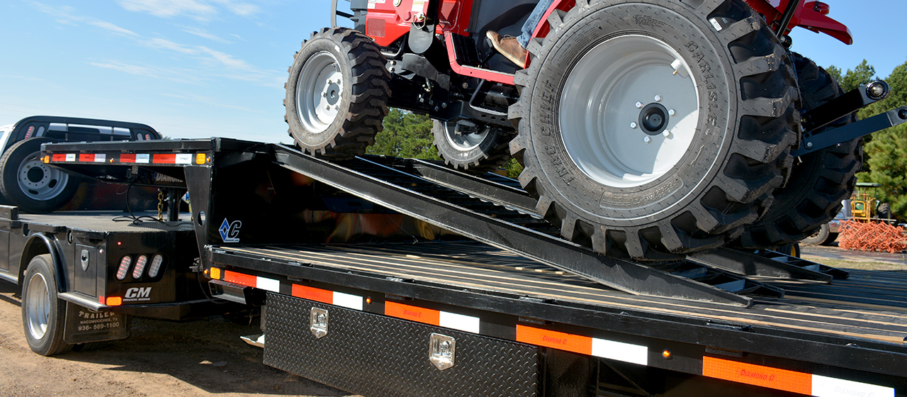 Diamond C SDX216 Step Deck Trailer