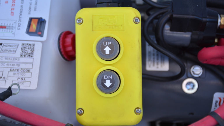 Hydraulic Jacks Diamond C Trailers