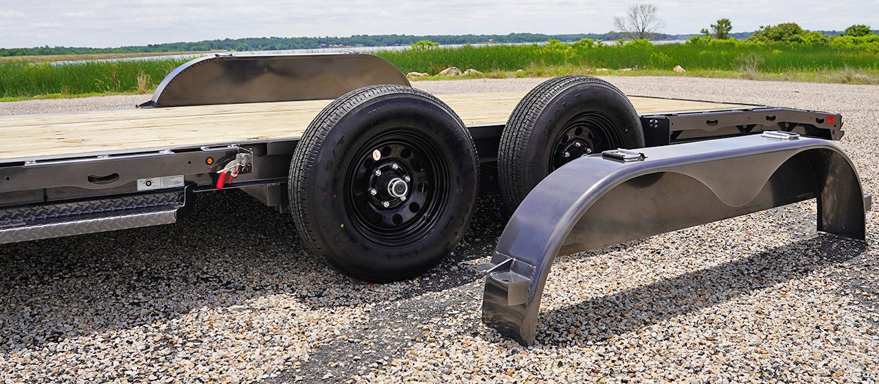 Model GTF car hauler with removable fenders