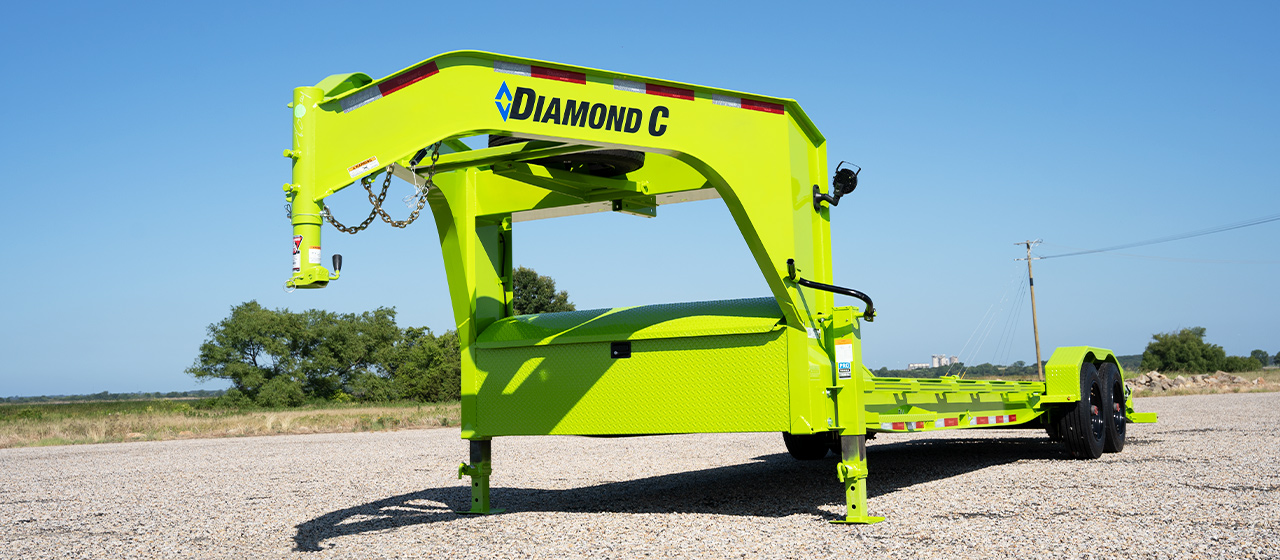 Advantages of Gooseneck Trailers Diamond C Trailers