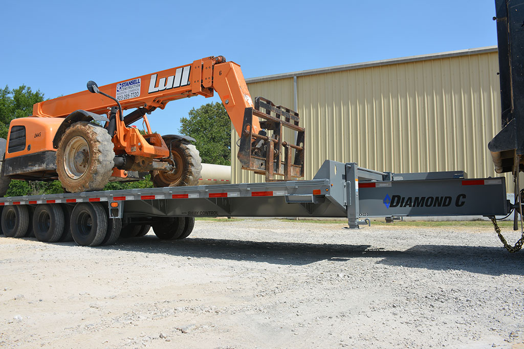 STANSELL PMAX HAULING DIAMOND C TRAILER