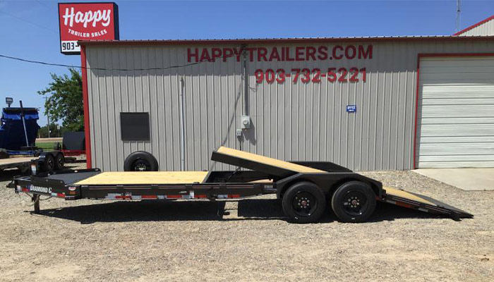 Happy Trailers Paris with a Diamond C trailer.