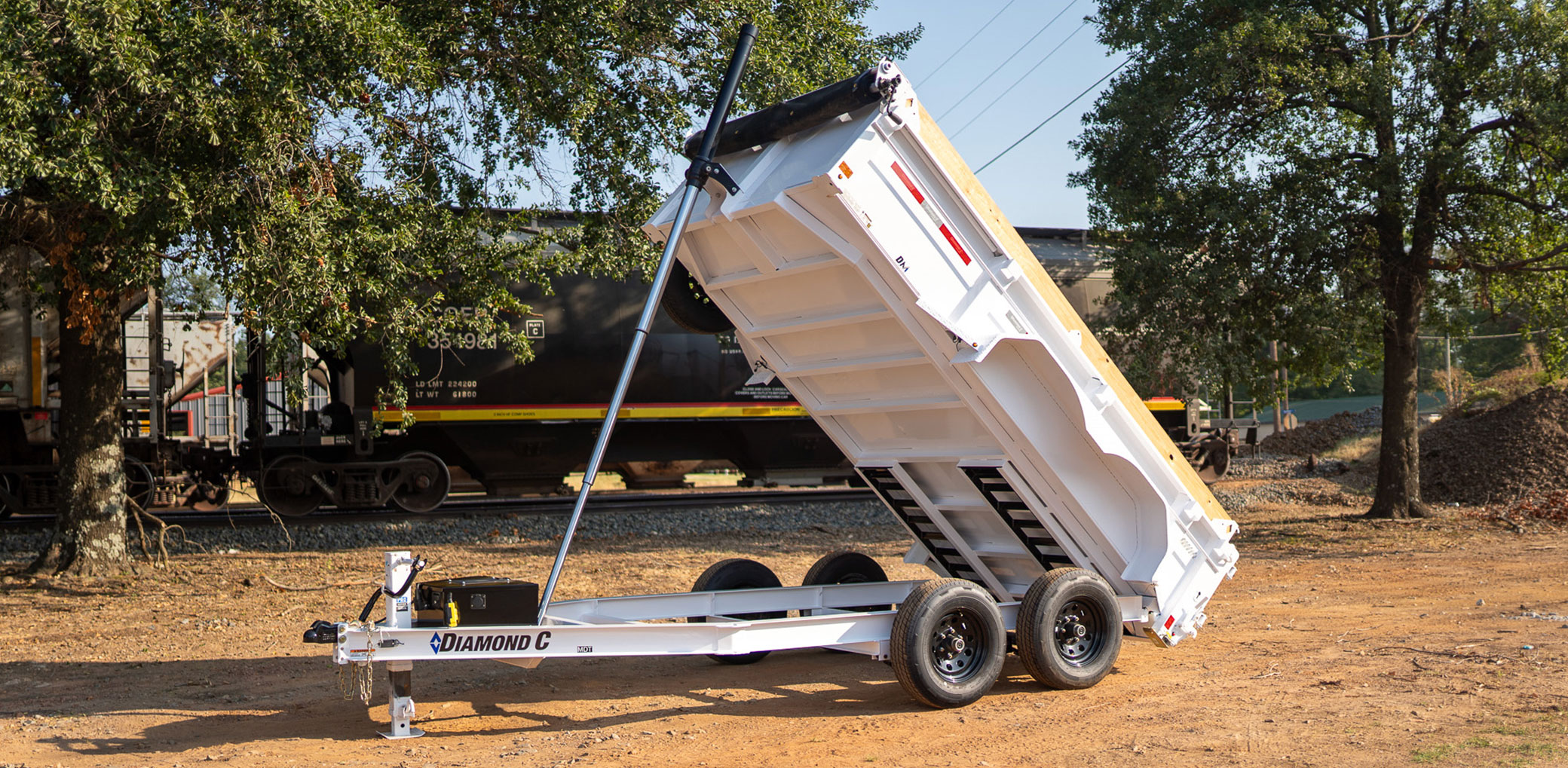 Telescopic Cylinder on the Medium Dump Trailer MDT