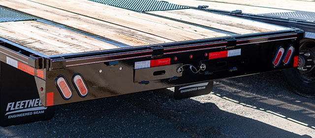 FMAX 212 Straight Deck Gooseneck Flatbed Trailer