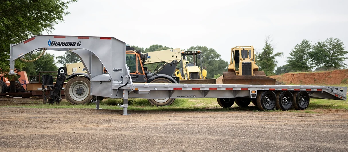 Fleetneck FMAX307 Gooseneck Trailer - Diamond C Trailers Fleetneck FMAX307 Gooseneck Trailer - Diamond C Trailers